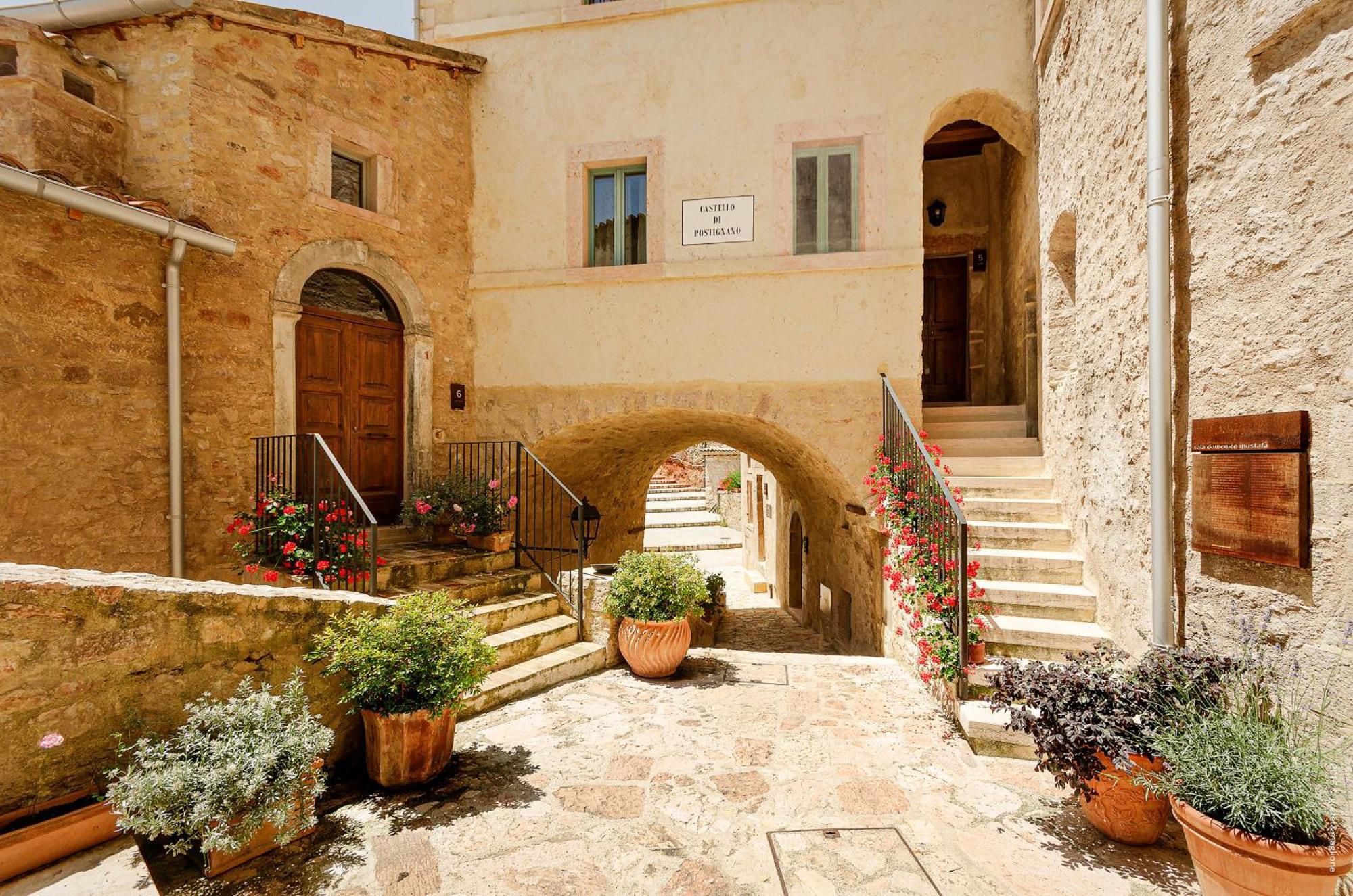Castello Di Postignano Relais Hotel Sellano Eksteriør billede