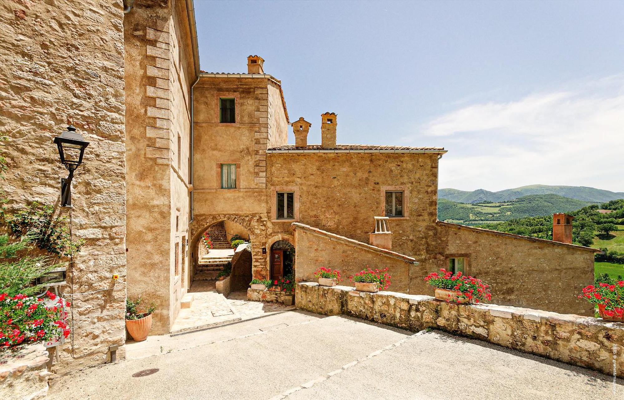 Castello Di Postignano Relais Hotel Sellano Eksteriør billede