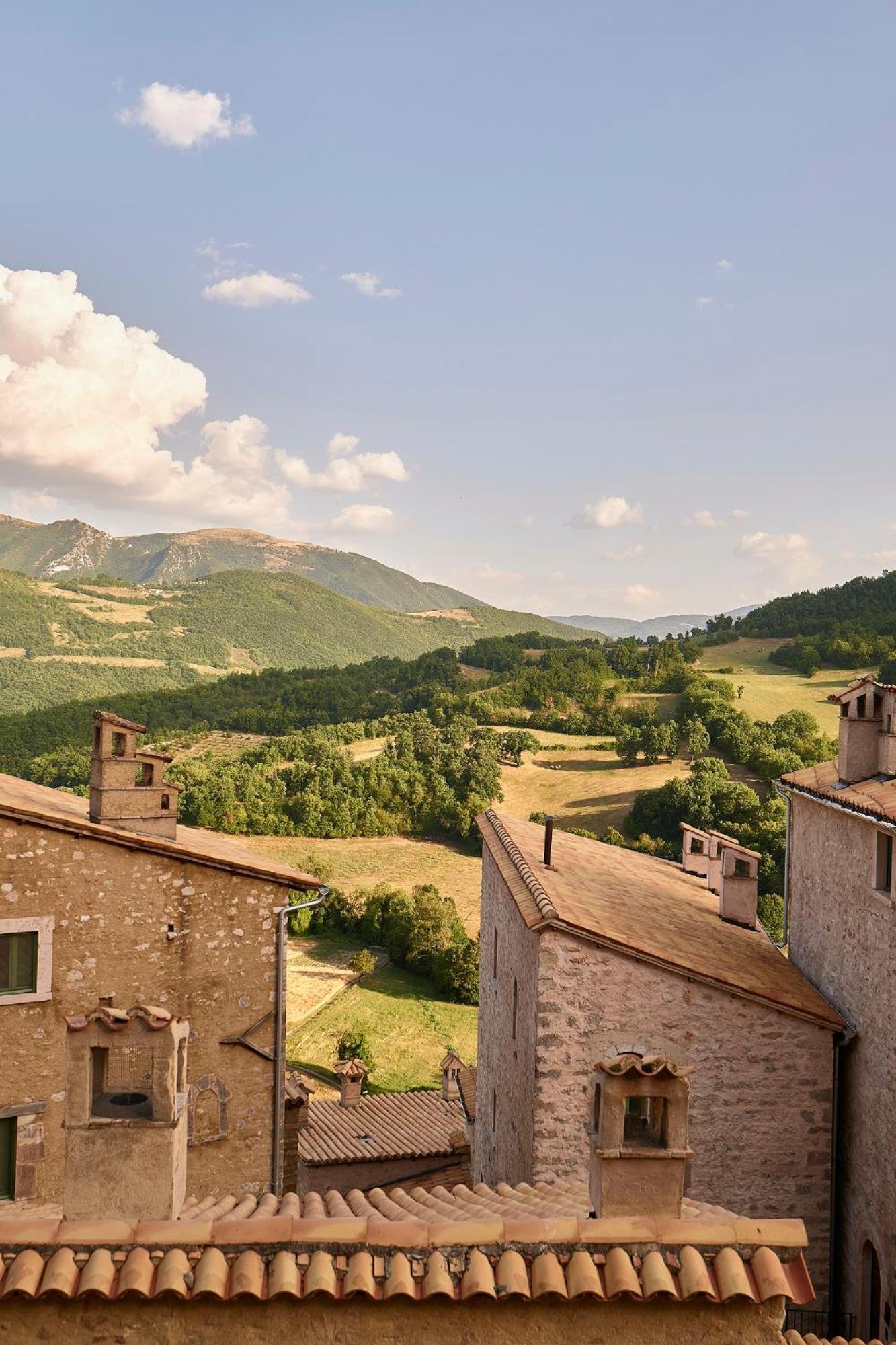 Castello Di Postignano Relais Hotel Sellano Eksteriør billede