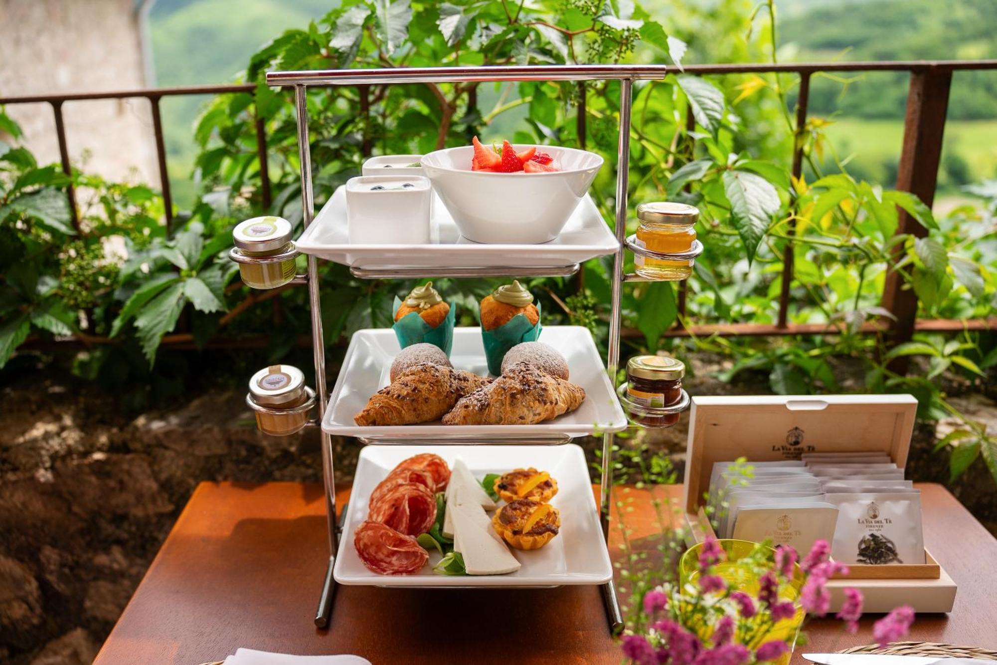 Castello Di Postignano Relais Hotel Sellano Eksteriør billede